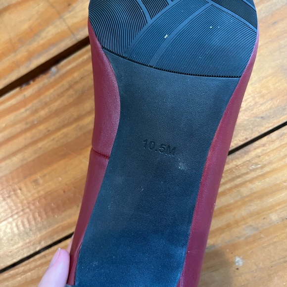 (388) ARRAY RED HEELS - Picture 9 of 9